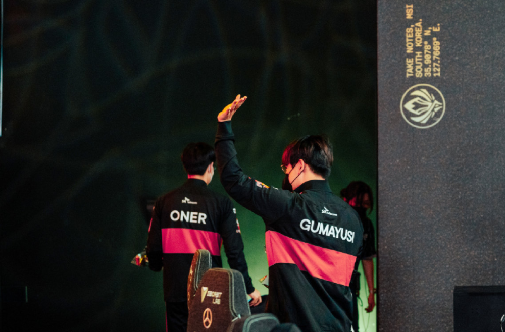 开云体育在线-关于TL鏖战MAD，Gumayusi线上压制力十足鏖战多局小组赛，留下经典瞬间的信息