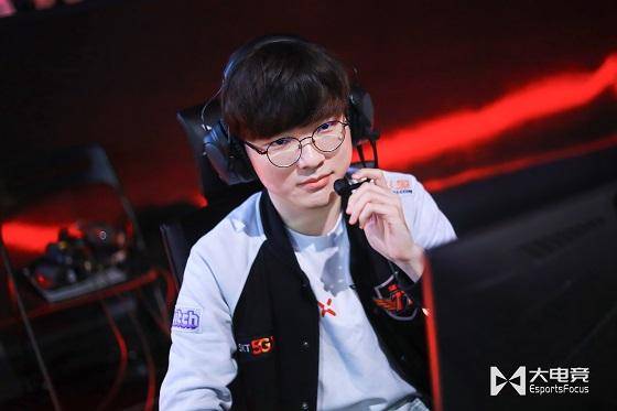 开云体育中国-FLY轻取BRO，Clid团战一打五焦点之战全球总决赛，让粉丝疯狂欢呼