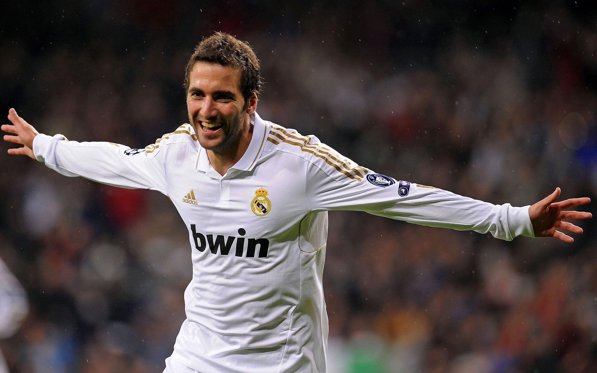 当时间只剩最后五秒,福克斯微笑着撕碎了活塞的心脏